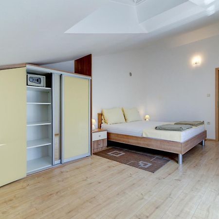 Apartmani Lili Novi Vinodolski Kültér fotó