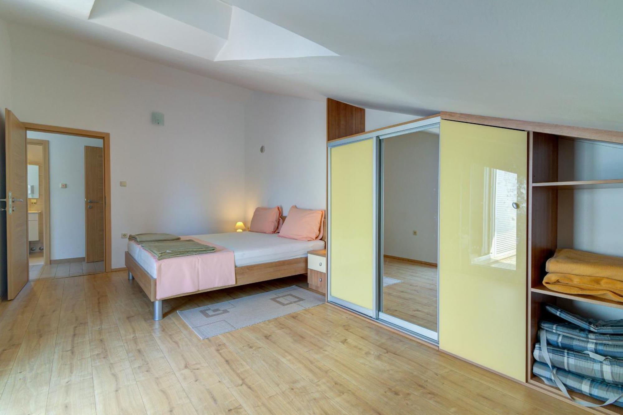 Apartmani Lili Novi Vinodolski Kültér fotó