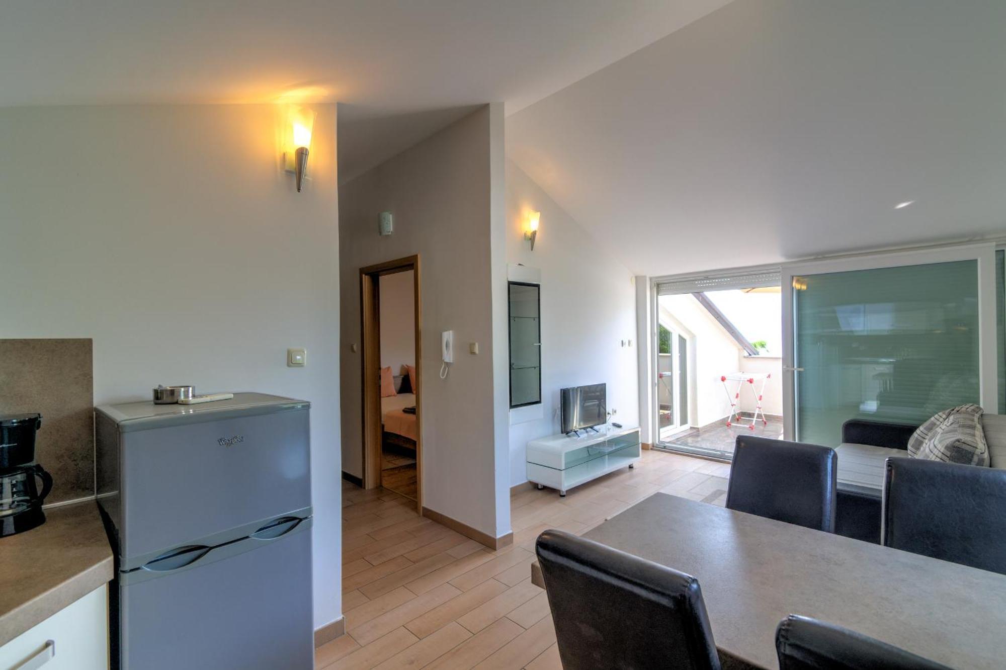 Apartmani Lili Novi Vinodolski Kültér fotó
